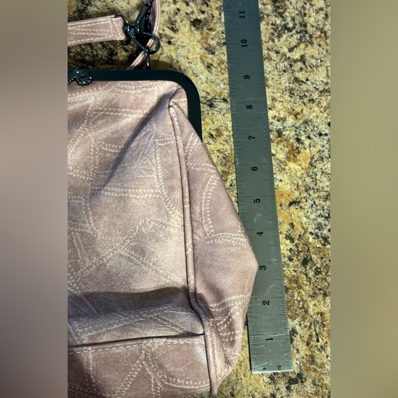 Barbie Pink Kiss Lock Contrasty Stitch Shoulder Bag With Adjustable Crossbody - Picture 14 of 16